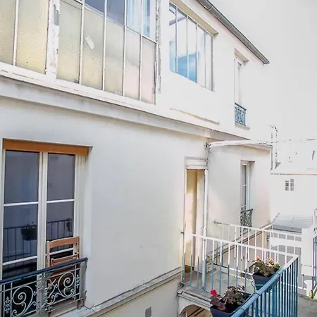 Apartment Beaubourg - 2 Pieces Sous Les Toits